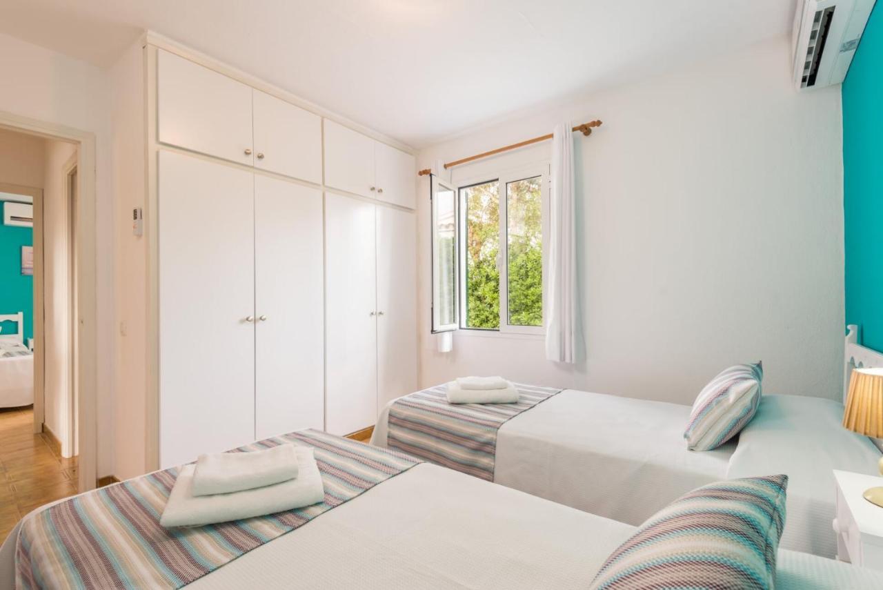 كالا إن بلانيس Villas Isi & Ana Mestral المظهر الخارجي الصورة